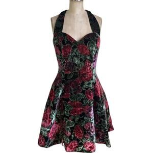 Vintage stunning dark romantic velvet burgundy rose dress